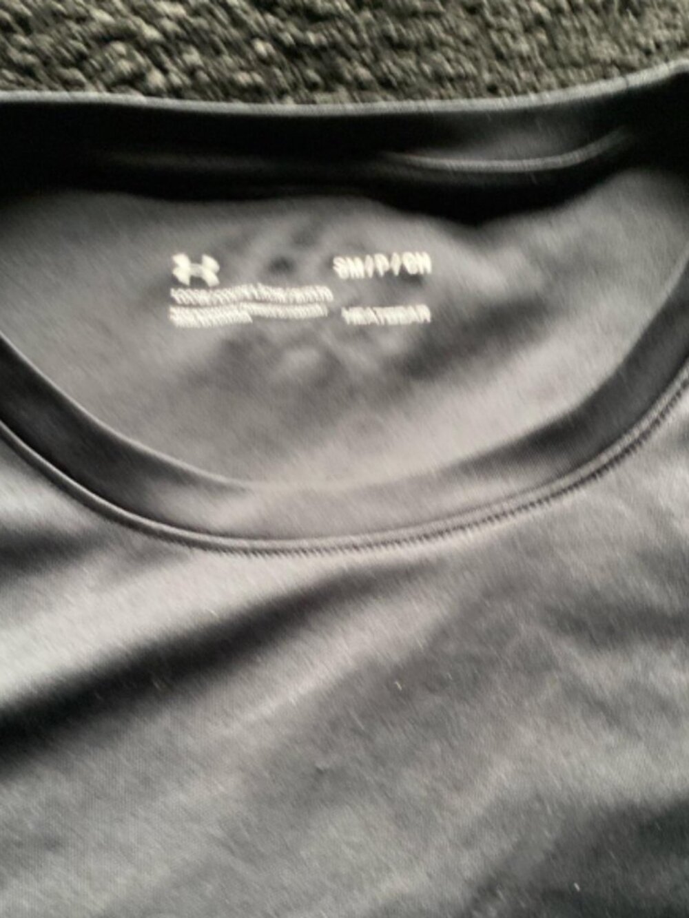 UA quick drying short sleeved T-shirt - Picture 3 of 3
